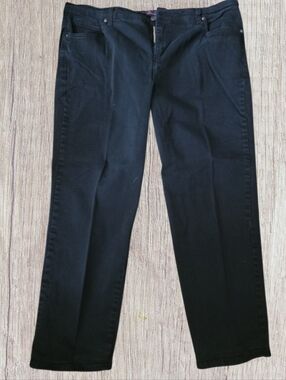 ◼️ Gloria Vanderbilt Black Straight-Leg Jeans